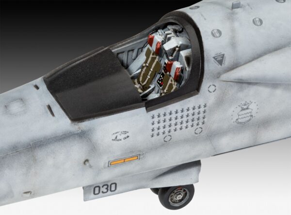 04974 1/72 EF-111A Raven REVELL